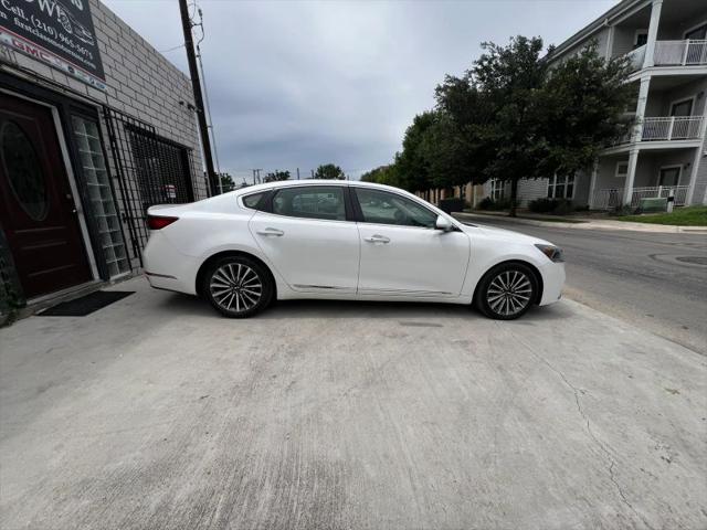 2018 Kia Cadenza Premium