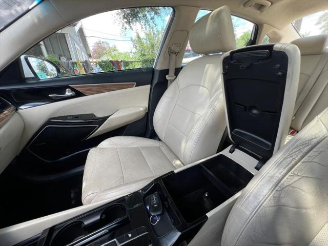 2018 Kia Cadenza Premium