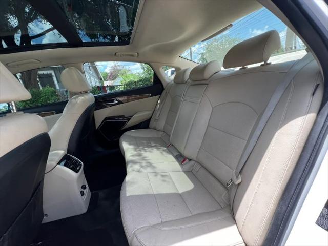 2018 Kia Cadenza Premium