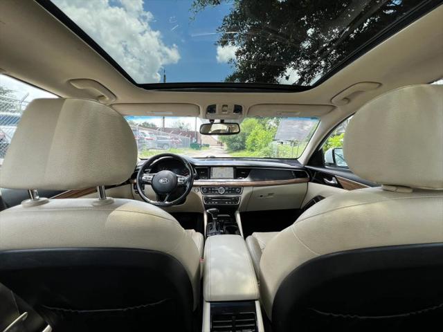2018 Kia Cadenza Premium
