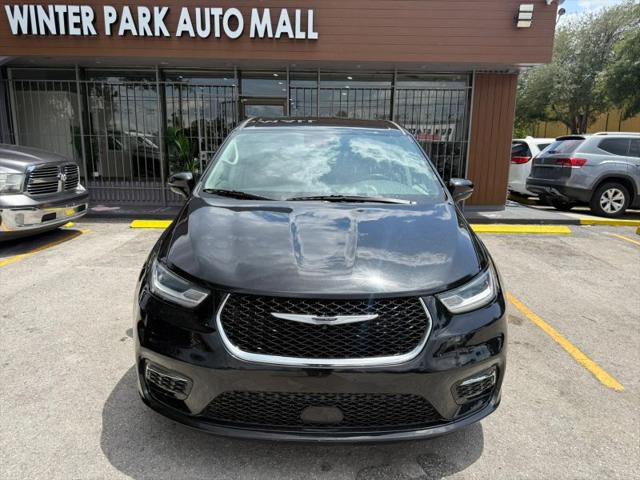 2022 Chrysler Pacifica Hybrid Touring L