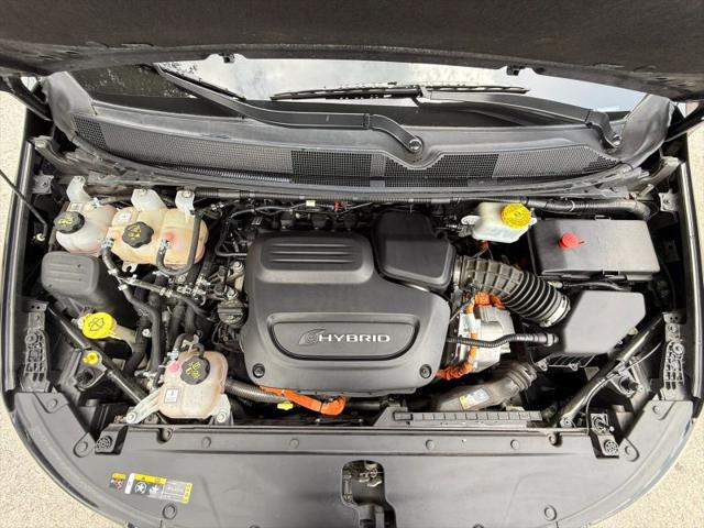 2022 Chrysler Pacifica Hybrid Touring L