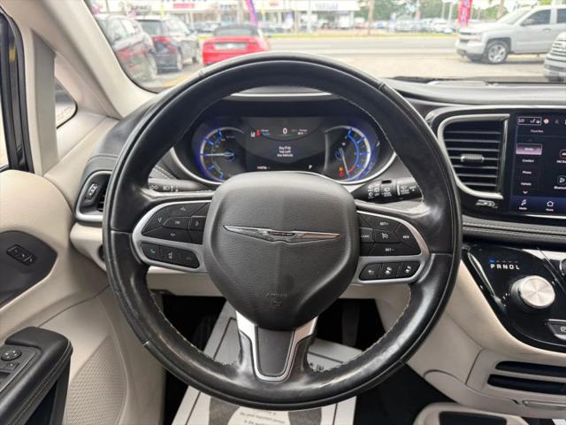2022 Chrysler Pacifica Hybrid Touring L