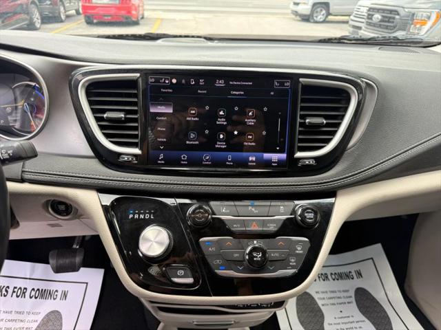 2022 Chrysler Pacifica Hybrid Touring L