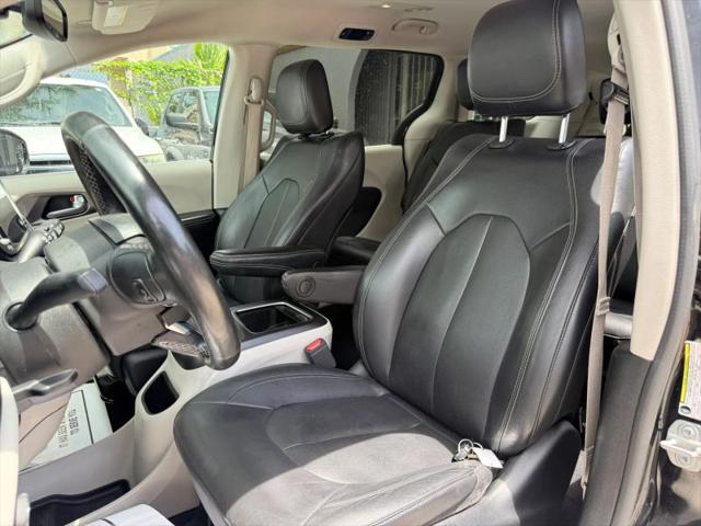 2022 Chrysler Pacifica Hybrid Touring L