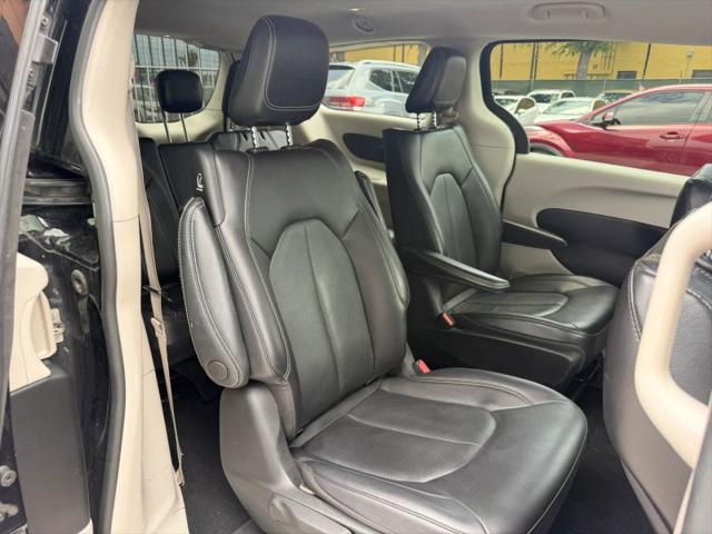 2022 Chrysler Pacifica Hybrid Touring L