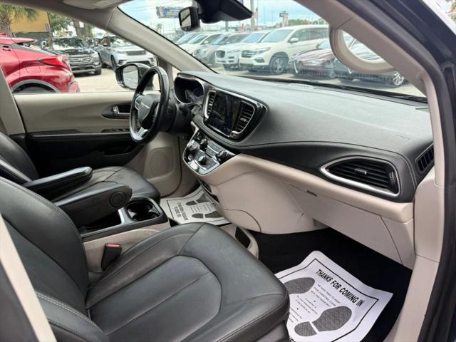 2022 Chrysler Pacifica Hybrid Touring L