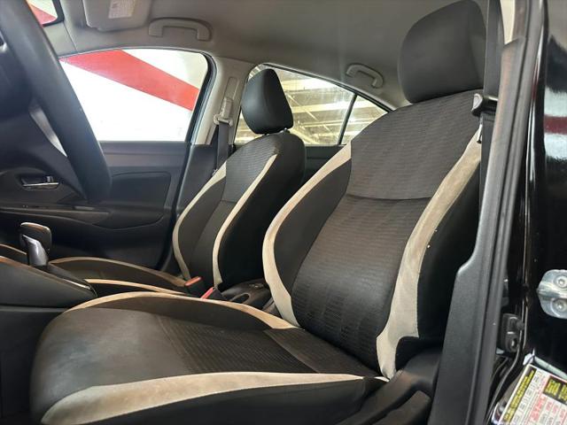 2021 Nissan Versa SV Xtronic CVT