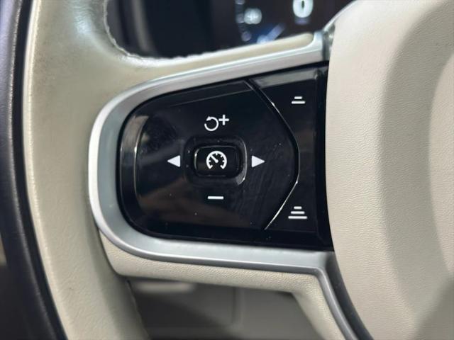 2020 Volvo XC90 T6 Momentum 7 Passenger