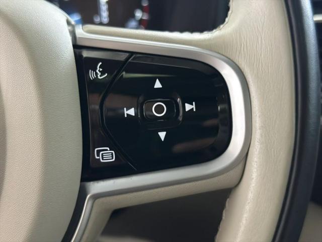 2020 Volvo XC90 T6 Momentum 7 Passenger
