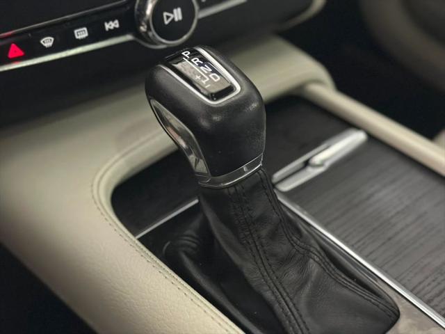 2020 Volvo XC90 T6 Momentum 7 Passenger