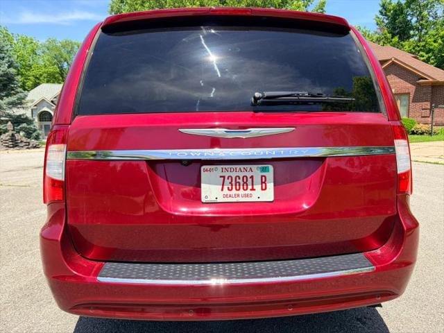 2015 Chrysler Town & Country Touring-L