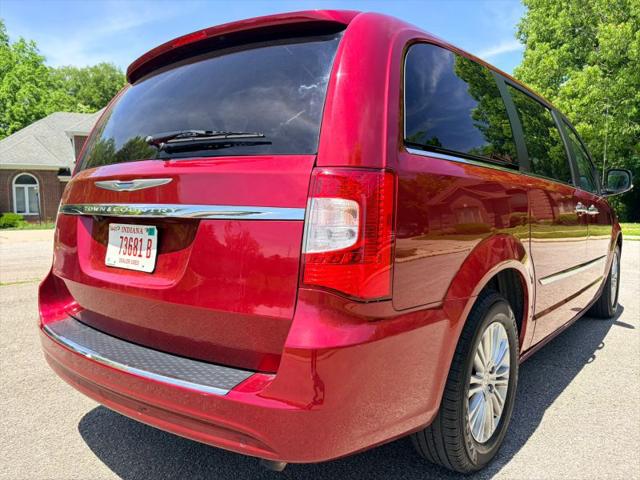 2015 Chrysler Town & Country Touring-L