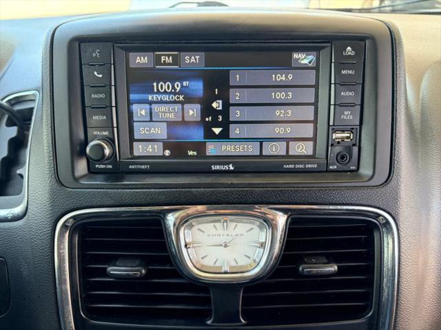 2015 Chrysler Town & Country Touring-L