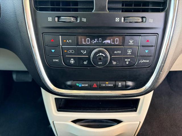 2015 Chrysler Town & Country Touring-L