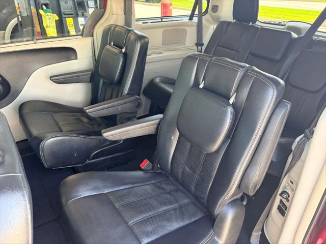 2015 Chrysler Town & Country Touring-L