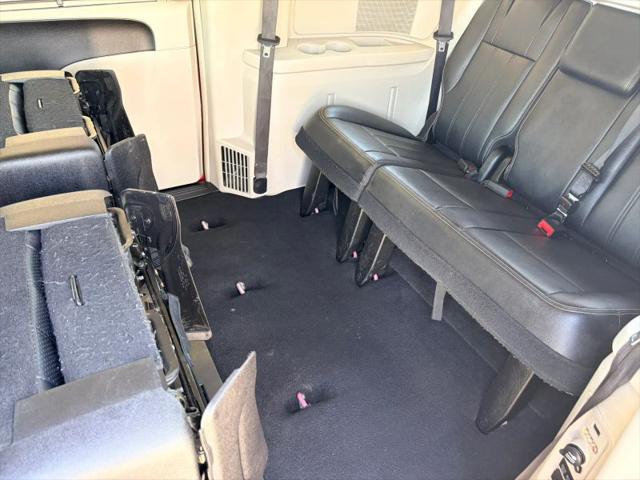 2015 Chrysler Town & Country Touring-L