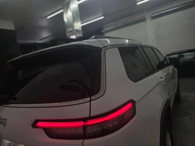 2023 Jeep Grand Cherokee L Laredo 4x4