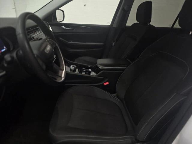 2023 Jeep Grand Cherokee L Laredo 4x4