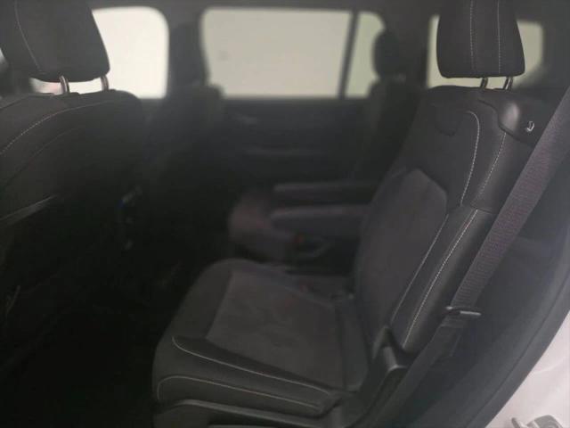 2023 Jeep Grand Cherokee L Laredo 4x4