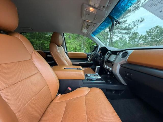 2017 Toyota Tundra SR5 5.7L V8
