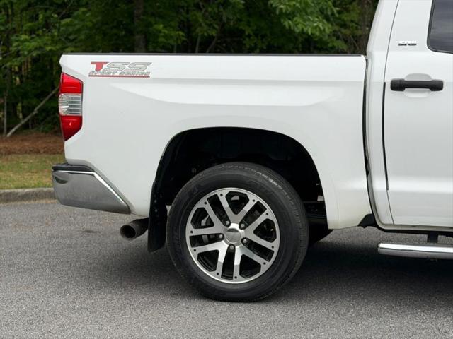 2017 Toyota Tundra SR5 5.7L V8