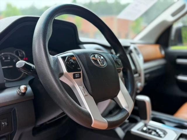 2017 Toyota Tundra SR5 5.7L V8