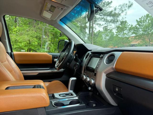2017 Toyota Tundra SR5 5.7L V8