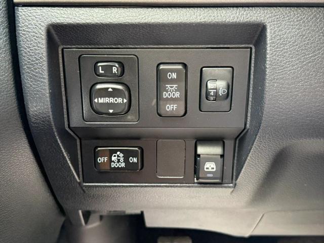 2017 Toyota Tundra SR5 5.7L V8