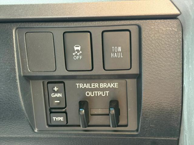 2017 Toyota Tundra SR5 5.7L V8