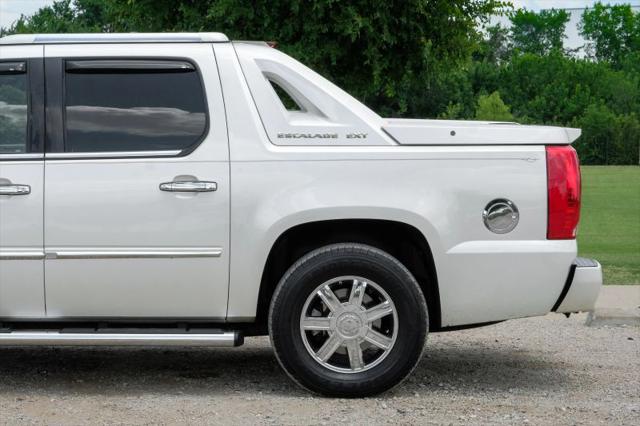 2007 Cadillac Escalade EXT Standard