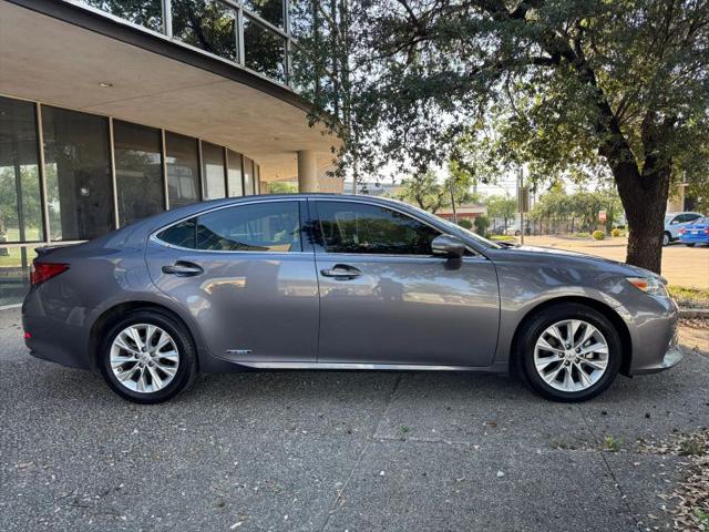2014 Lexus ES 300h 300h