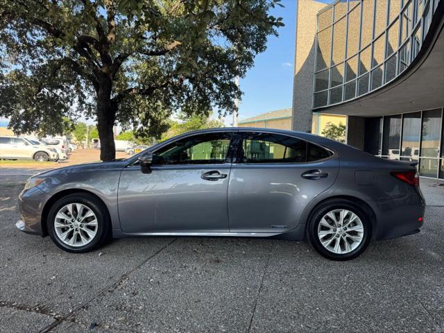 2014 Lexus ES 300h 300h