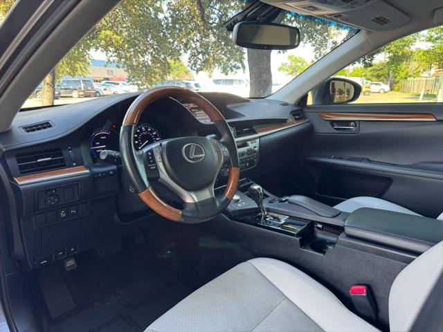 2014 Lexus ES 300h 300h