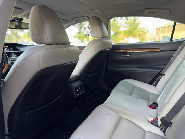 2014 Lexus ES 300h 300h