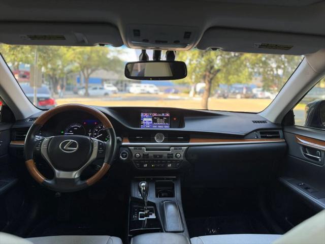 2014 Lexus ES 300h 300h