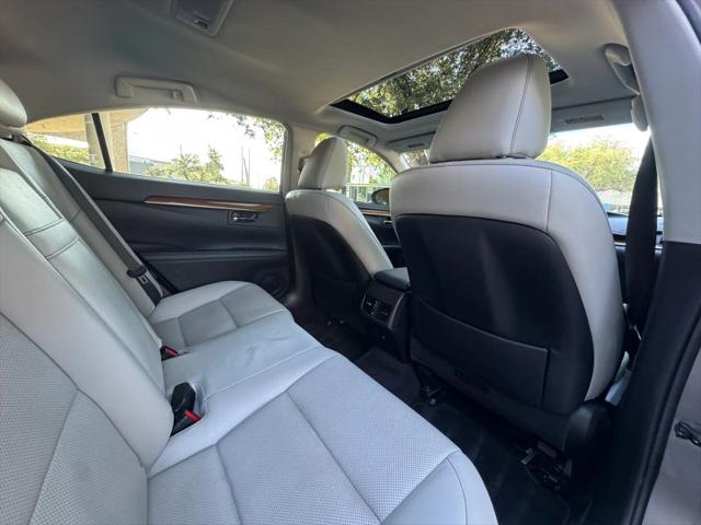 2014 Lexus ES 300h 300h