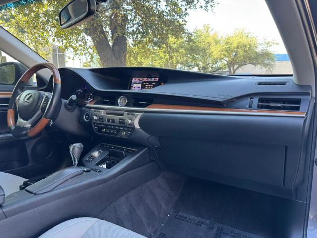 2014 Lexus ES 300h 300h