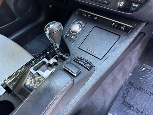 2014 Lexus ES 300h 300h