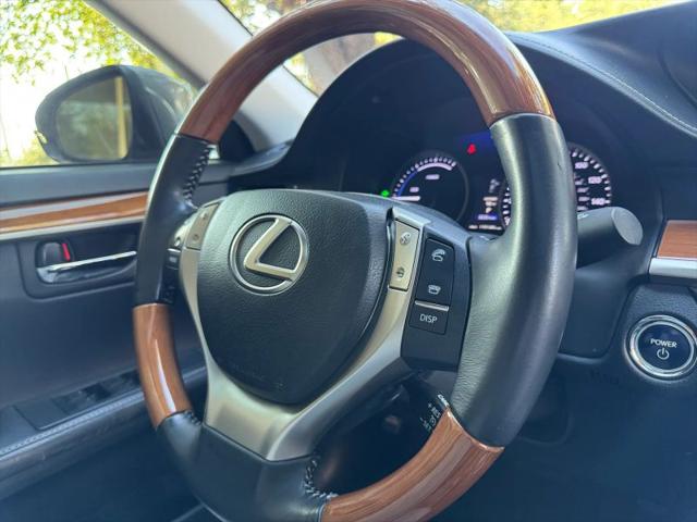 2014 Lexus ES 300h 300h