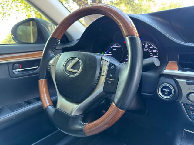 2014 Lexus ES 300h 300h