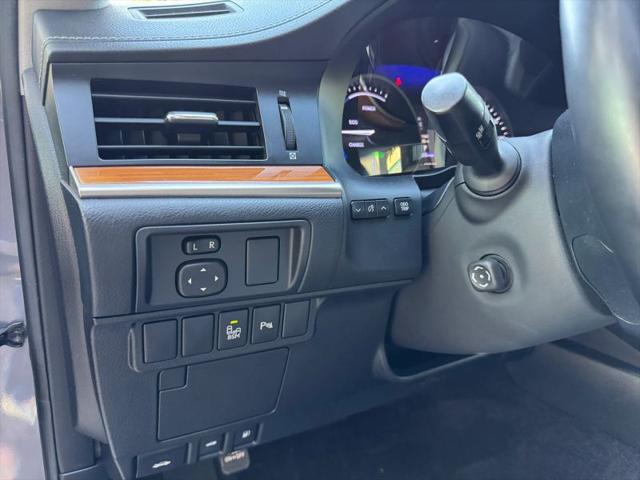 2014 Lexus ES 300h 300h