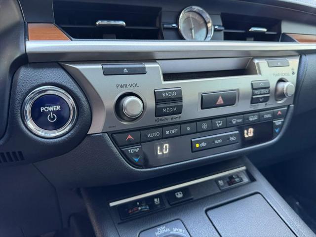 2014 Lexus ES 300h 300h