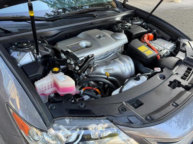 2014 Lexus ES 300h 300h