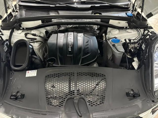 2018 Porsche Macan Sport Edition