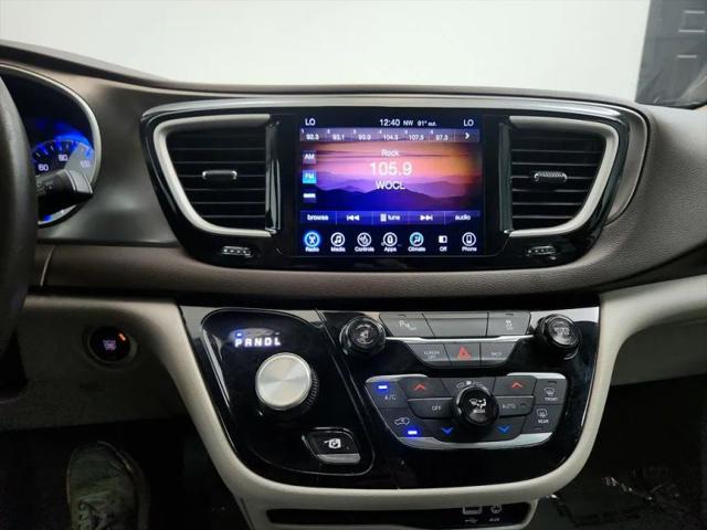 2017 Chrysler Pacifica Touring-L