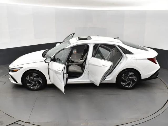 2024 Hyundai Elantra Limited