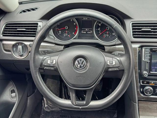 2016 Volkswagen Passat 1.8T SE