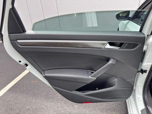 2016 Volkswagen Passat 1.8T SE