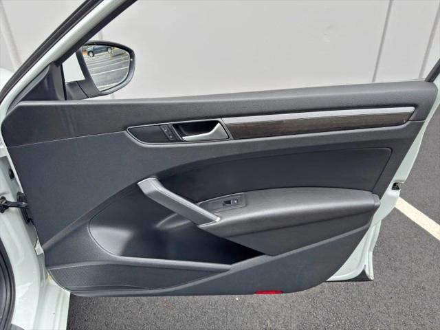 2016 Volkswagen Passat 1.8T SE